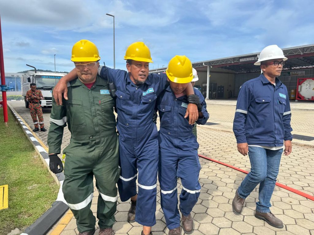 photo_6122728467934678456_y