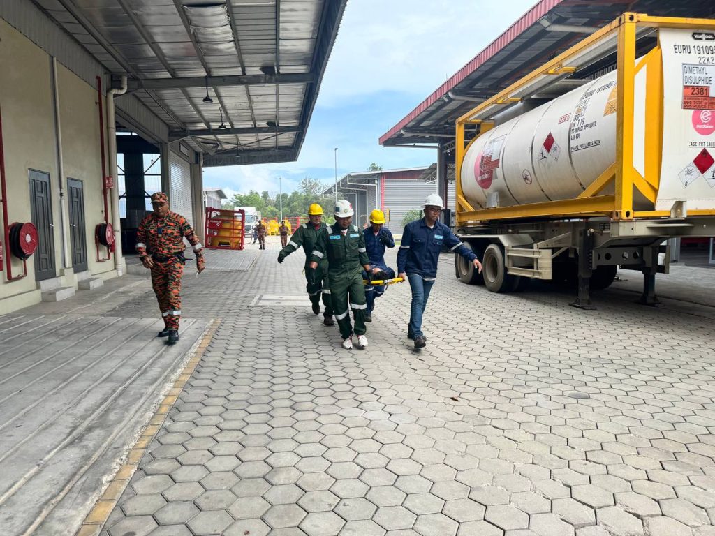 photo_6122728467934678466_y