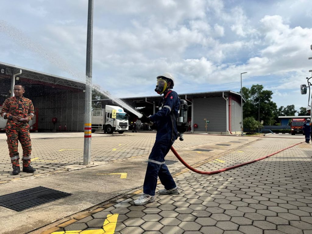 photo_6122728467934678480_y